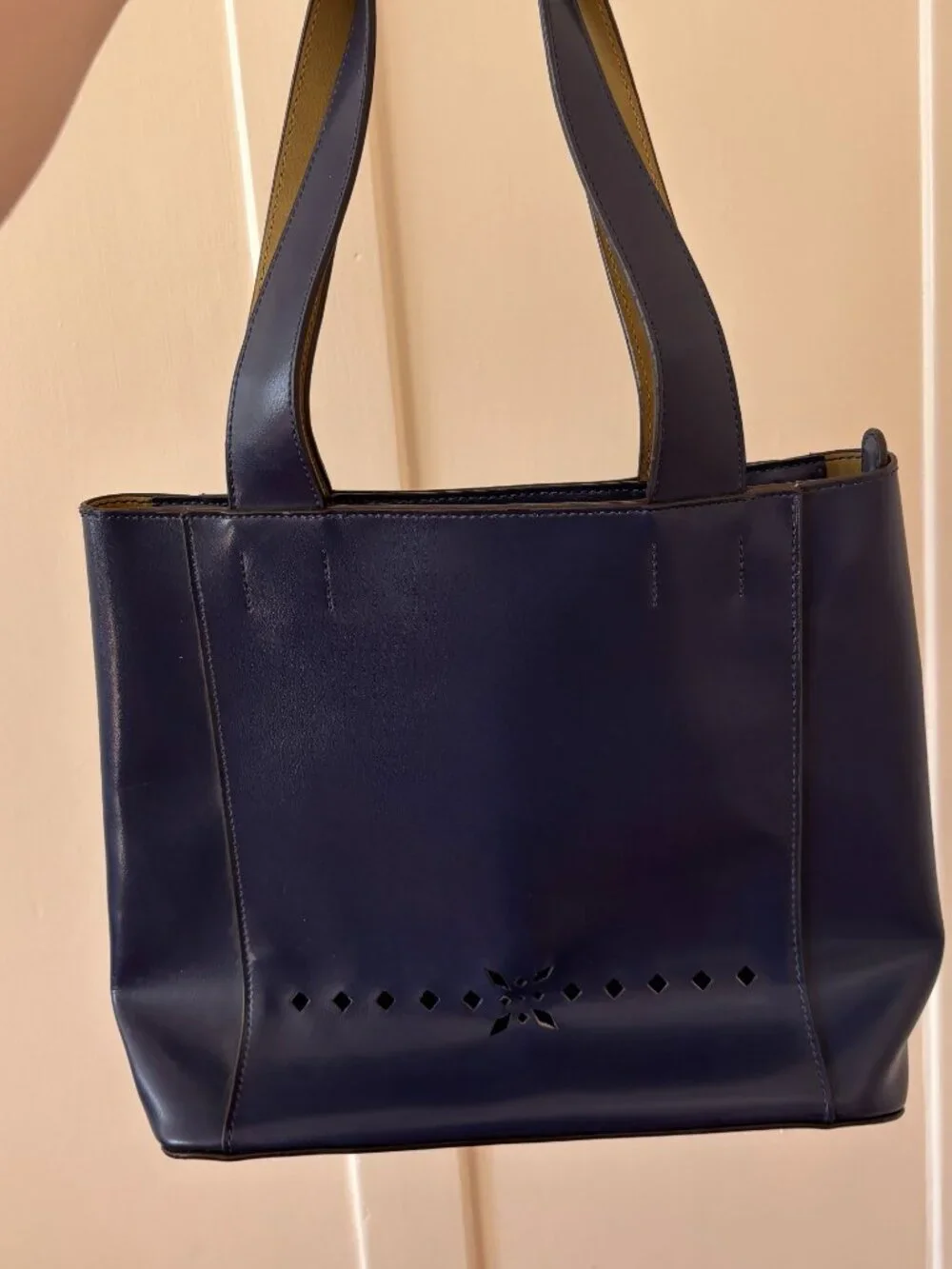 Mondani Y2K Minimalist Vintage Structured Purple Faux Leather Tote Cutout Detail